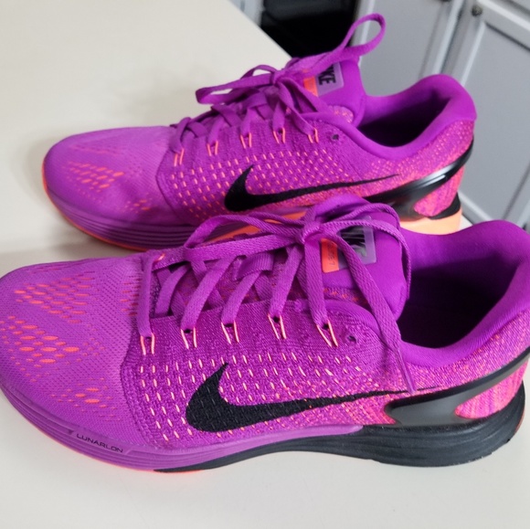 Nike Shoes - Nike womens 8.5